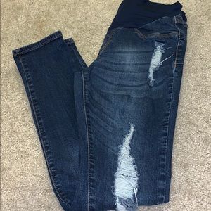 Distressed maternity jeans